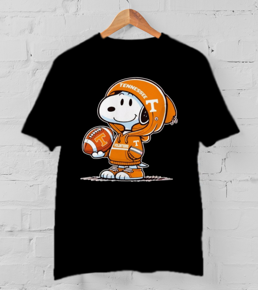 Snoopy Tennessee Volunteers Football T-Shirt