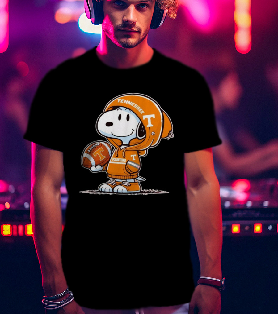 Snoopy Tennessee Volunteers Football T-Shirt