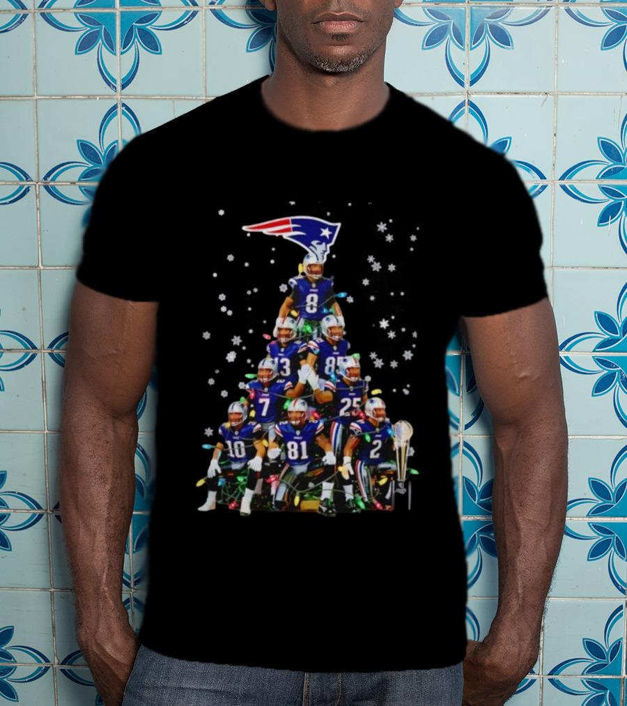 New England Patriots Players Tree With Christmas Lights And Trophy T-Shirt