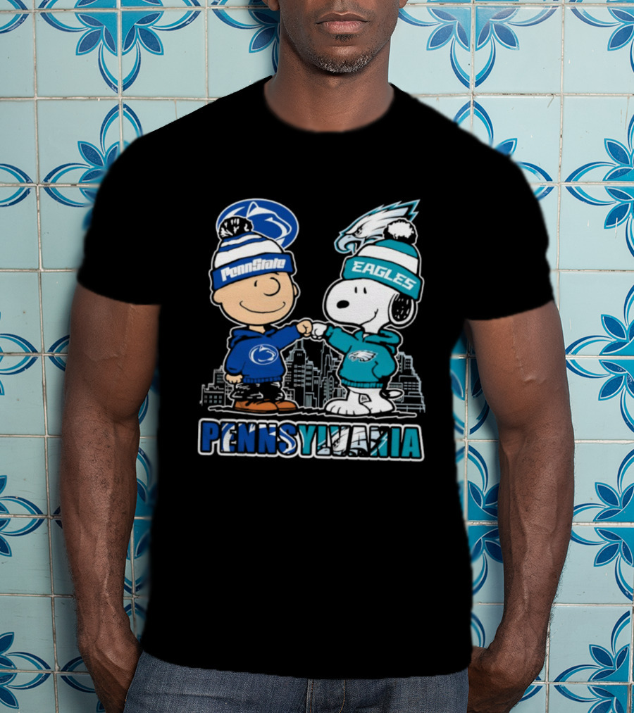 Charlie Brown Snoopy Philadelphia Eagles Penn State Pennsylvania Fist Bump T-Shirt