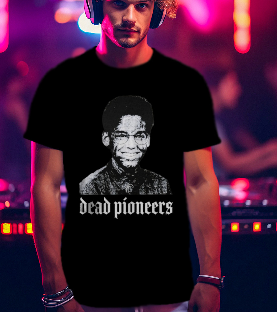 Dead Pioneers Retro-Style Old School Pioneers Face T-Shirt