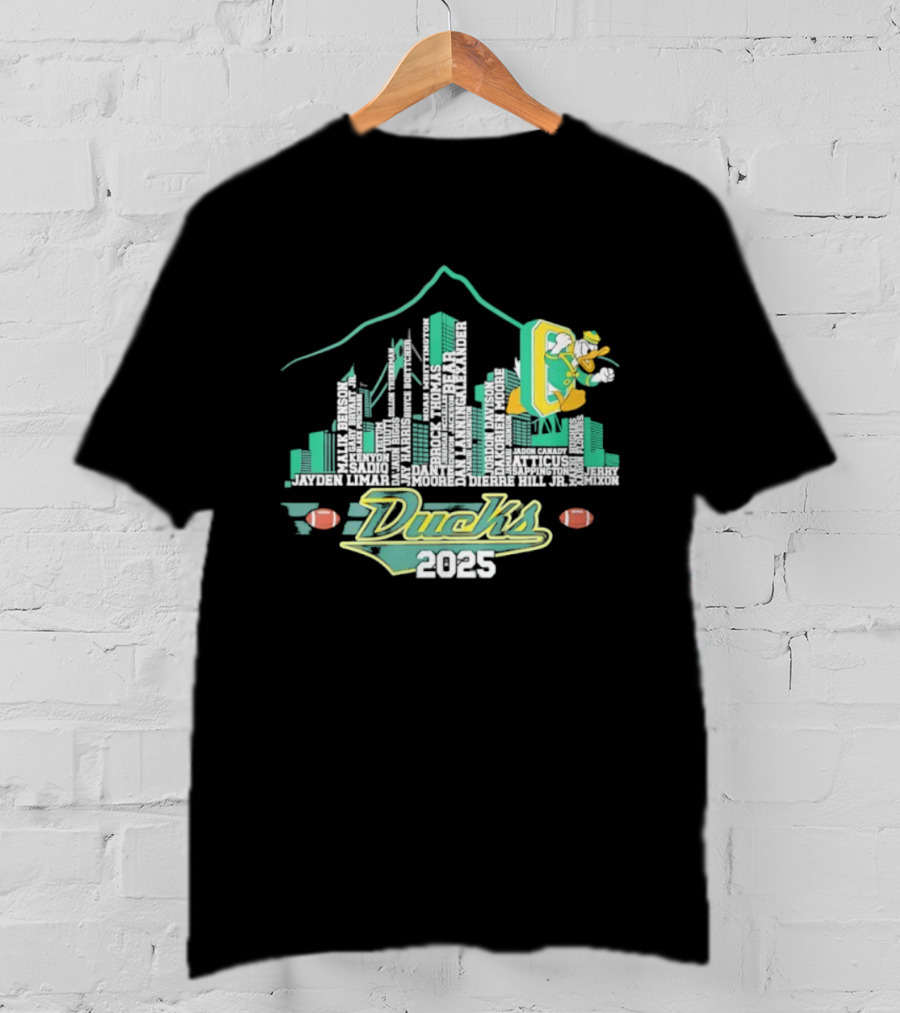 Oregon Ducks 2025 Mascot Football Cityscape T-Shirt