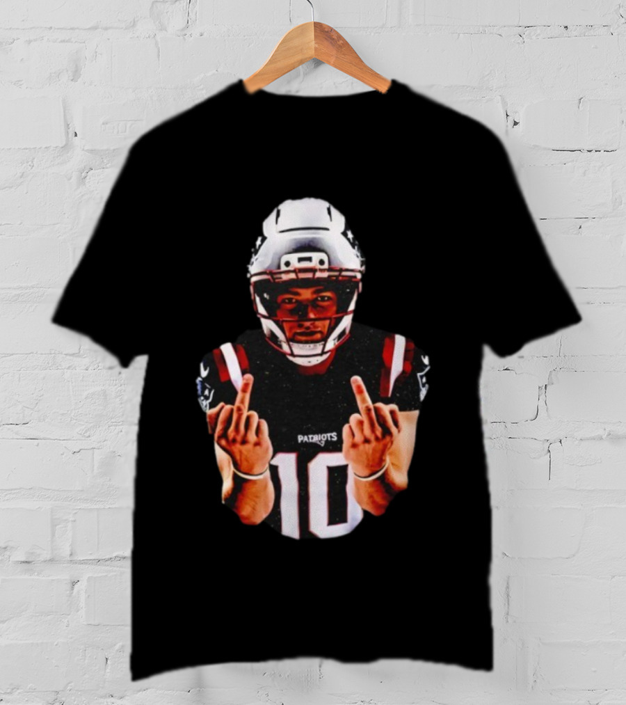 Tom Brady New England Patriots Middle Finger Gesture T-Shirt