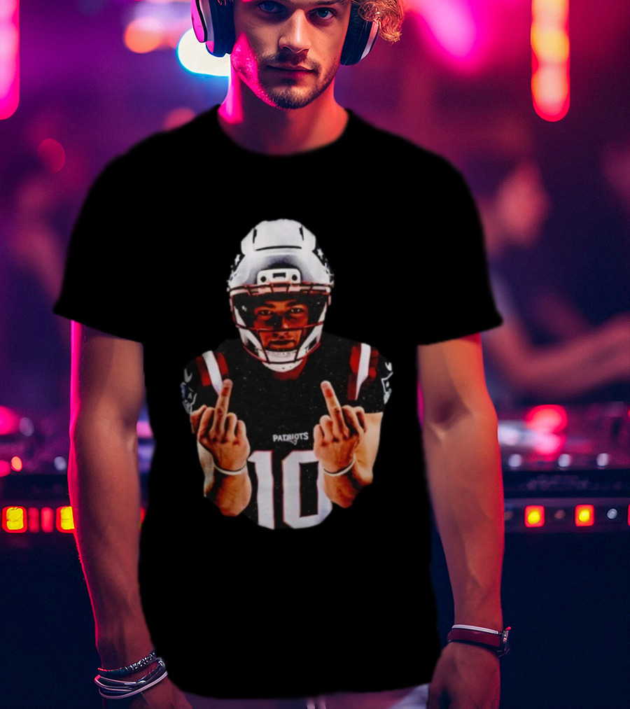 Tom Brady New England Patriots Middle Finger Gesture T-Shirt
