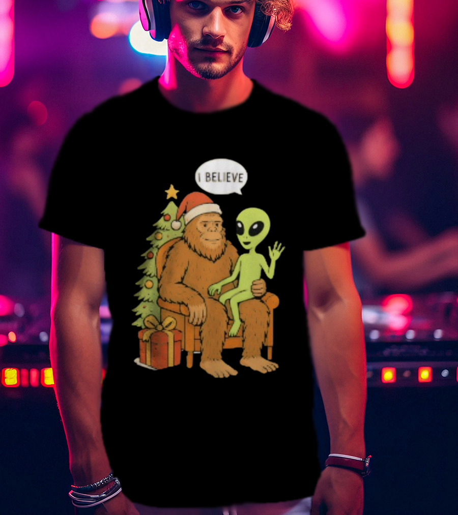 Santa Bigfoot Alien UFO I Believe Paranormal Christmas T-Shirt