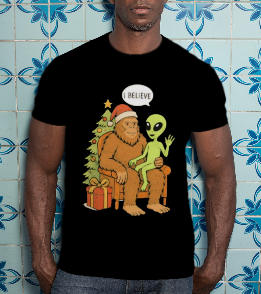 Santa Bigfoot Alien UFO I Believe Paranormal Christmas T-Shirt
