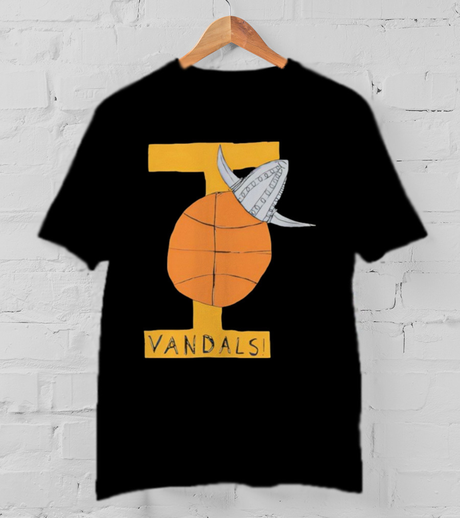 I Vandals Basketball Viking Helmet Graphic T-Shirt