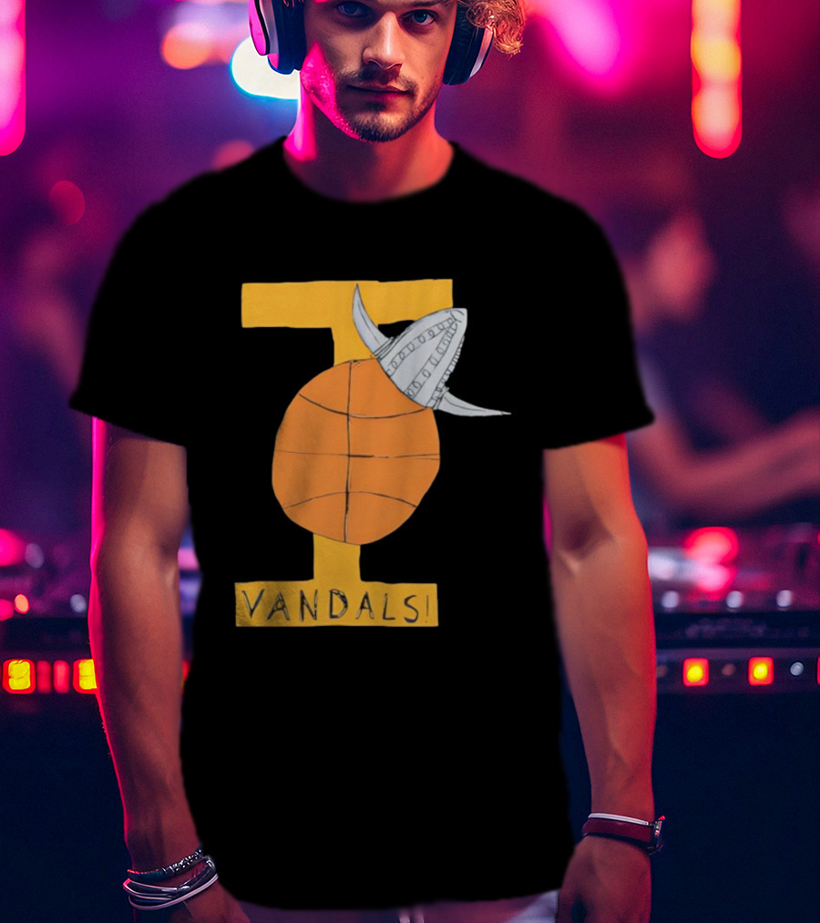 I Vandals Basketball Viking Helmet Graphic T-Shirt