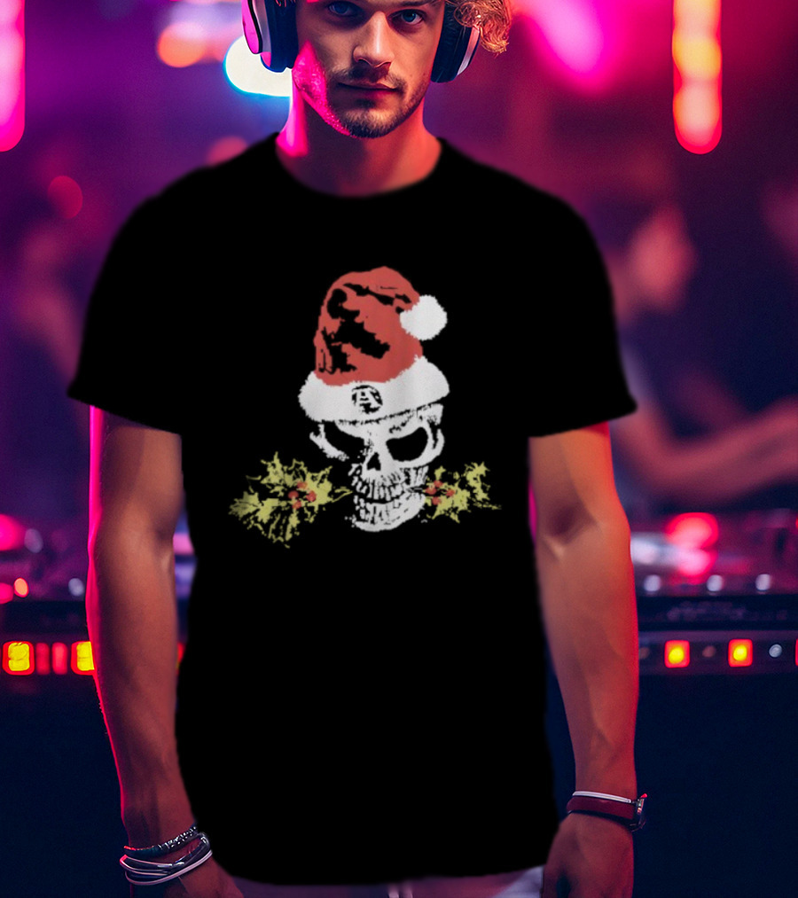 Alchemist Christmas Skull Santa Hat Holly Wreath T-Shirt