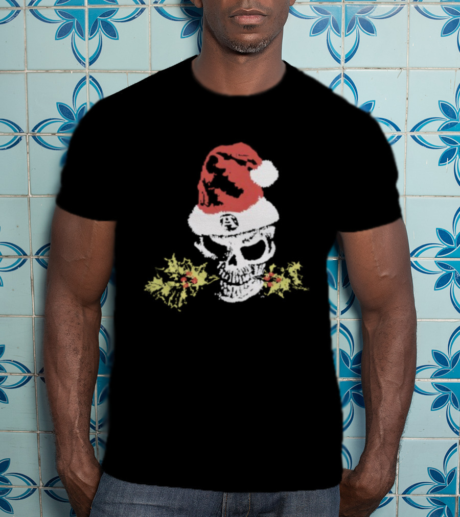 Alchemist Christmas Skull Santa Hat Holly Wreath T-Shirt