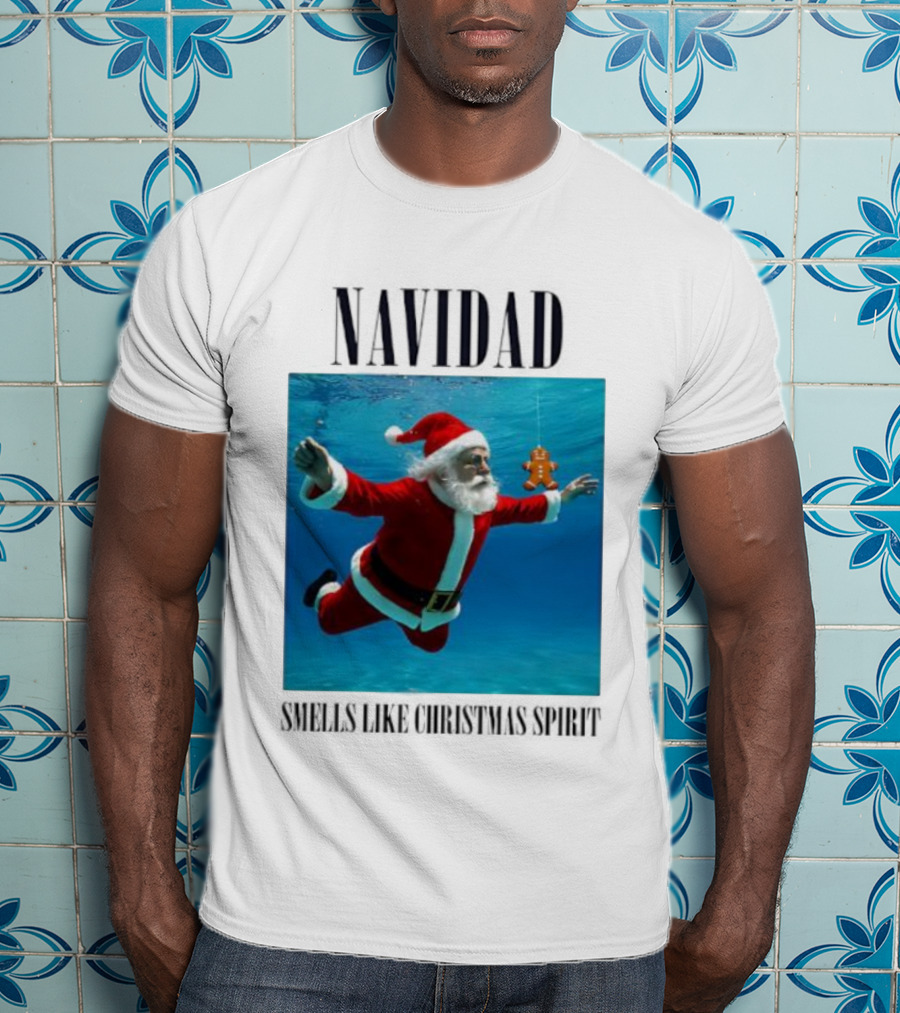 Navidad Santa Claus Underwater Smells Like Christmas Spirit T-Shirt