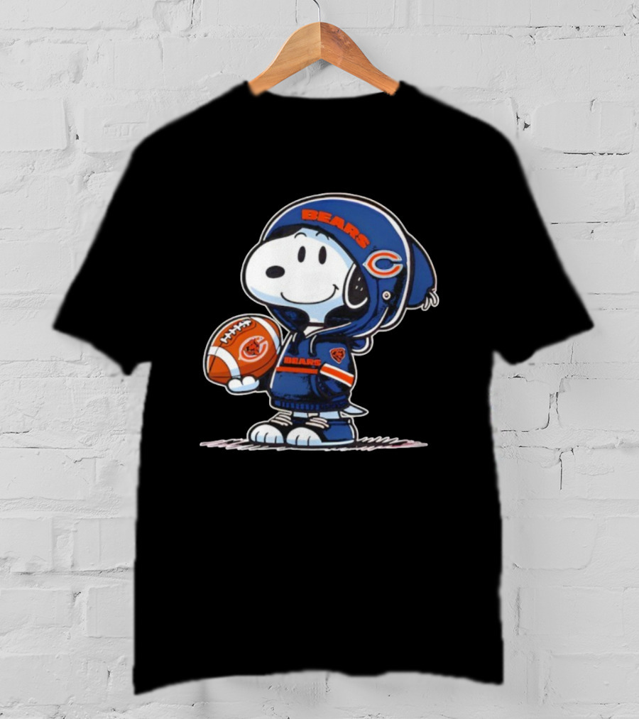 Snoopy Bears Chicago Football Peanuts Fan Gear T-Shirt