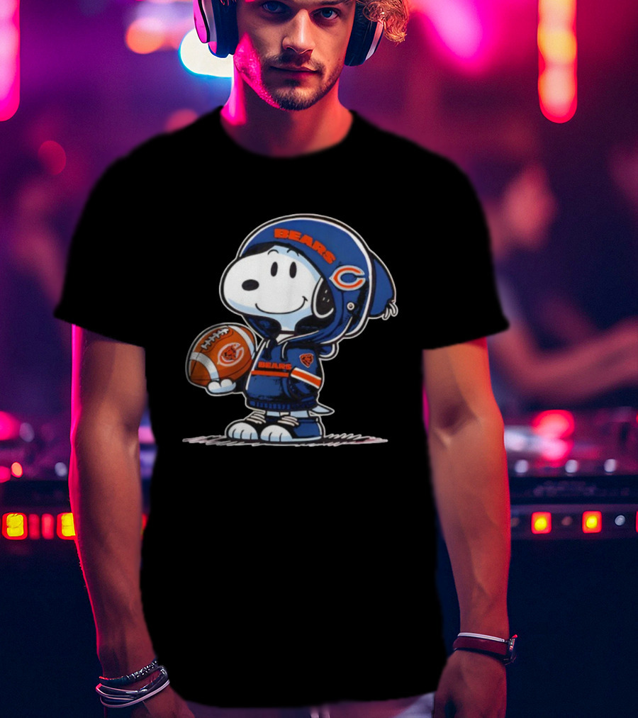 Snoopy Bears Chicago Football Peanuts Fan Gear T-Shirt
