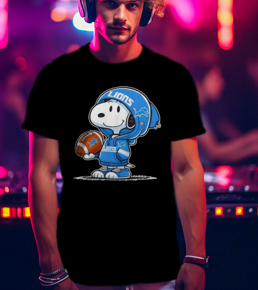 Detroit Lions Snoopy Football Fan Gear T-Shirt