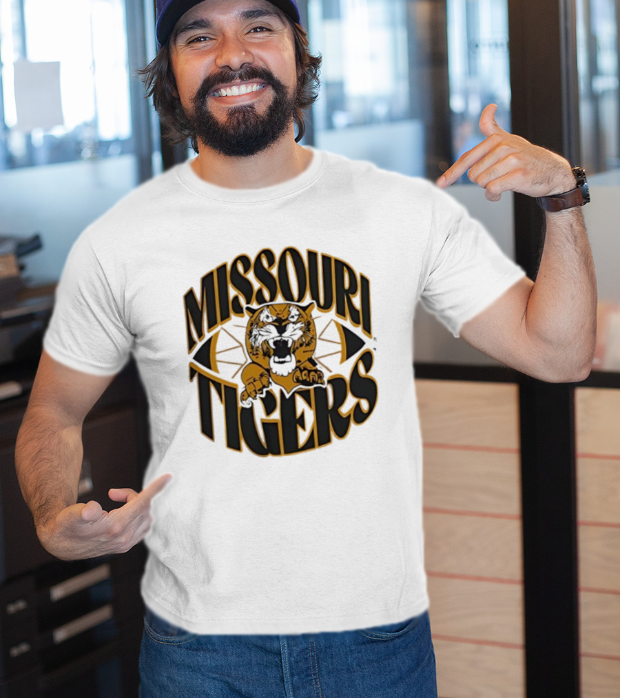 Missouri Tigers Roaring Mascot Claw Graphic T-Shirt