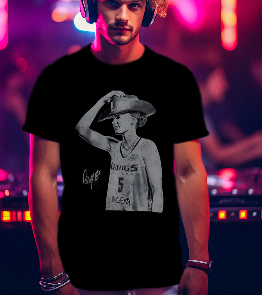 Paige Bueckers Dallas Wings Basketball Vintage Cowboy Hat Signature T-Shirt