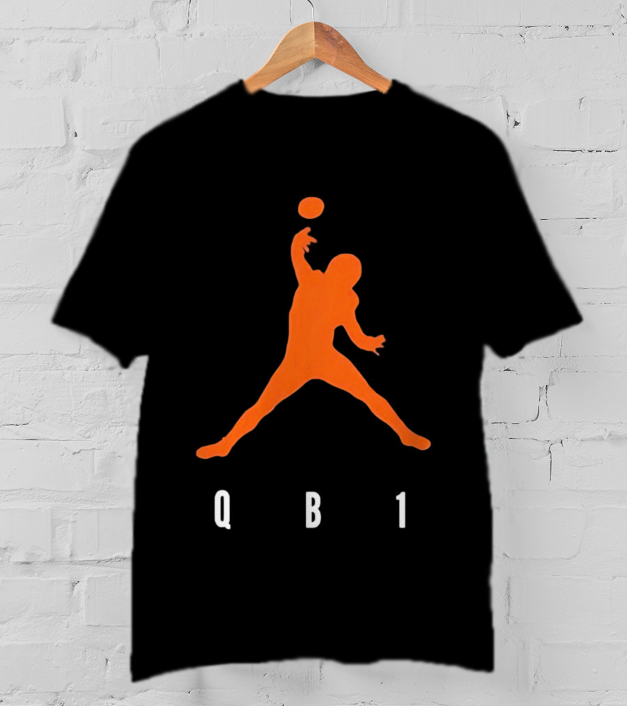 Caleb Williams QB1 Chicago Bears Football T-Shirt