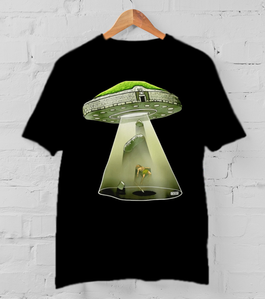 Newgrange UFO Encounter Ancient Aliens UAP Beam T-Shirt