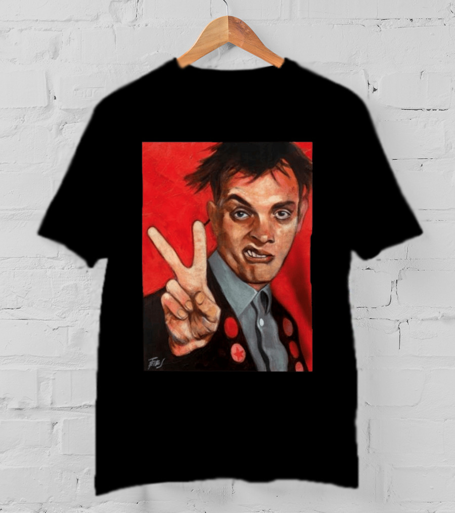 Chris Robinson Vivyan Rick Young Ones Portrait Two Finger Gesture T-Shirt
