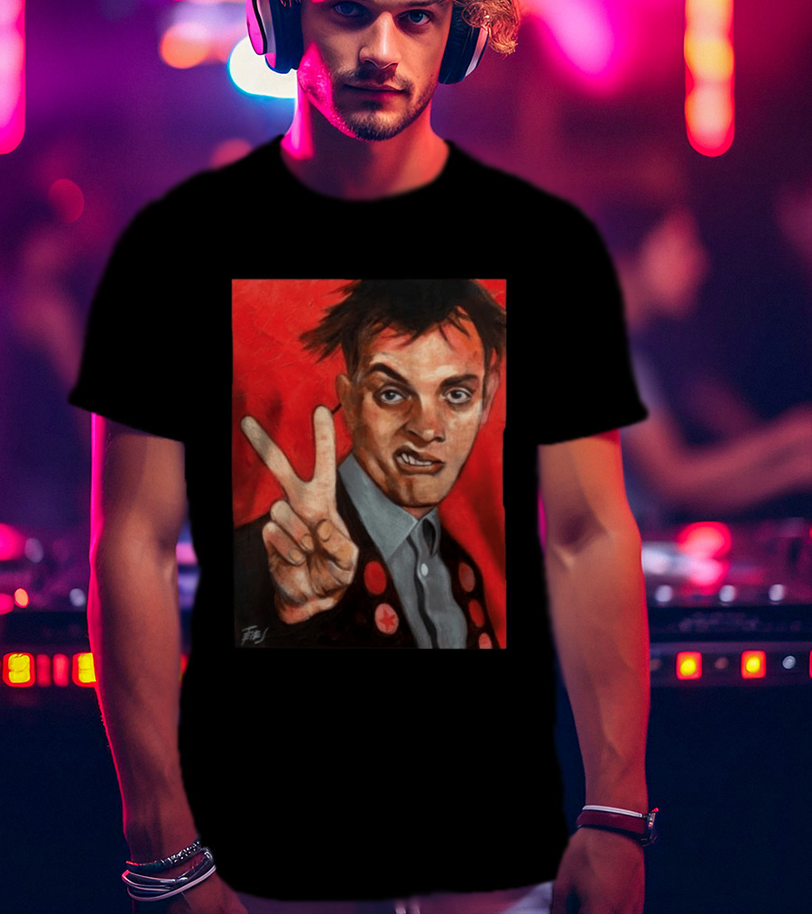 Chris Robinson Vivyan Rick Young Ones Portrait Two Finger Gesture T-Shirt