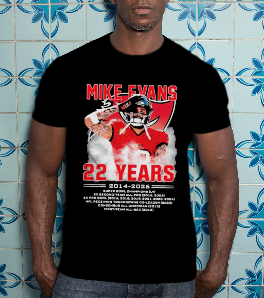 Mike Evans 22 Years 2014 2026 Red Jersey Salute Football Player T-Shirt