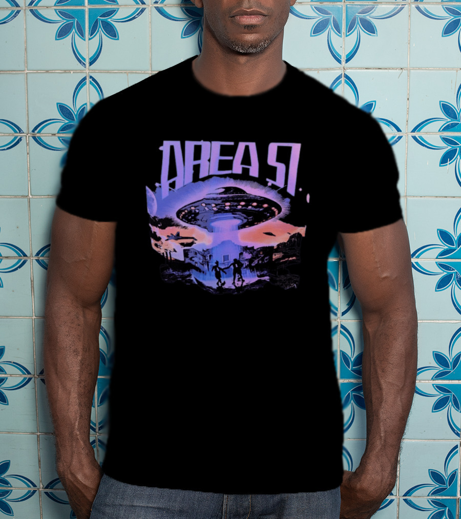 Area 51 UFO Extraterrestrial Invasion Scene T-Shirt