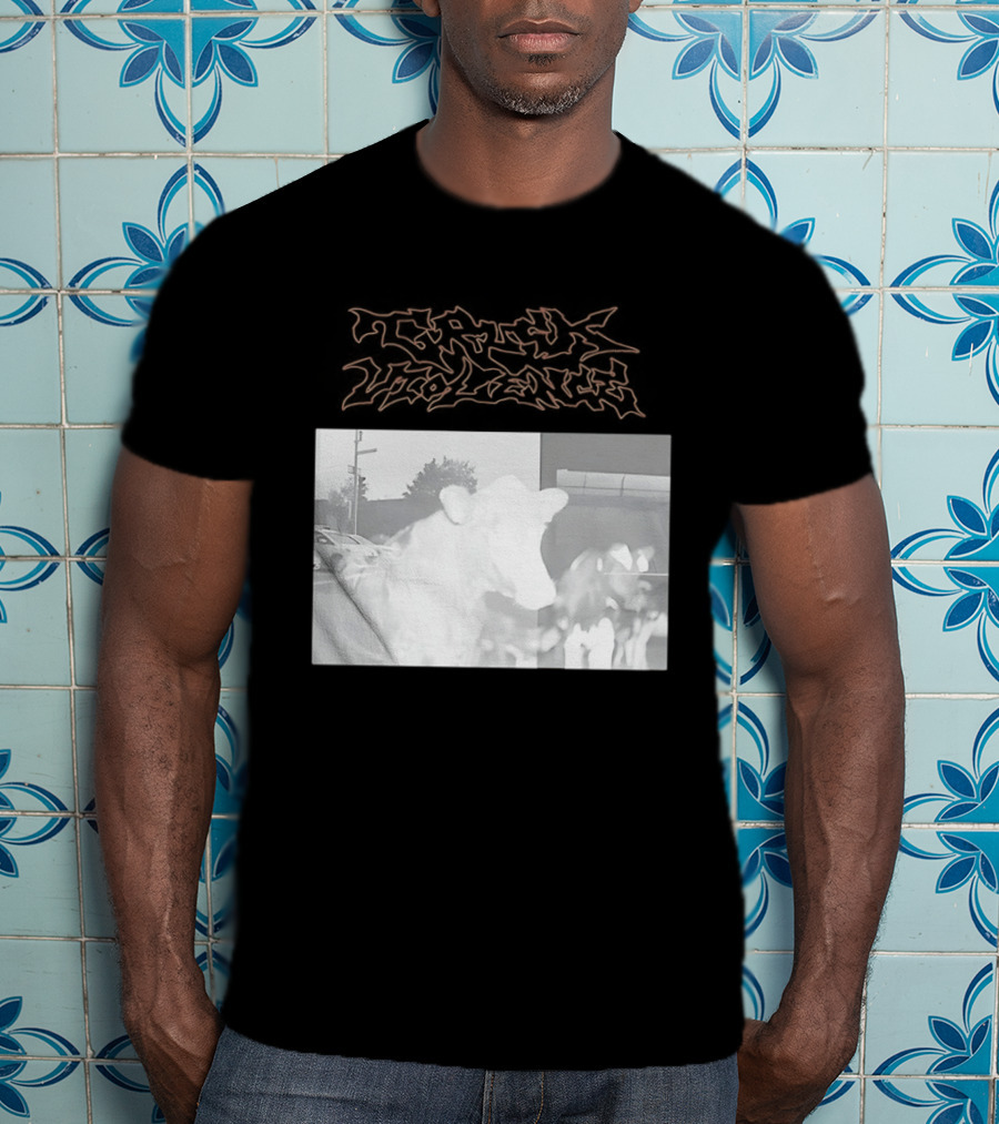 Truck Stop Violence Cow Photo Retro Style Casual Wear T-Shirt