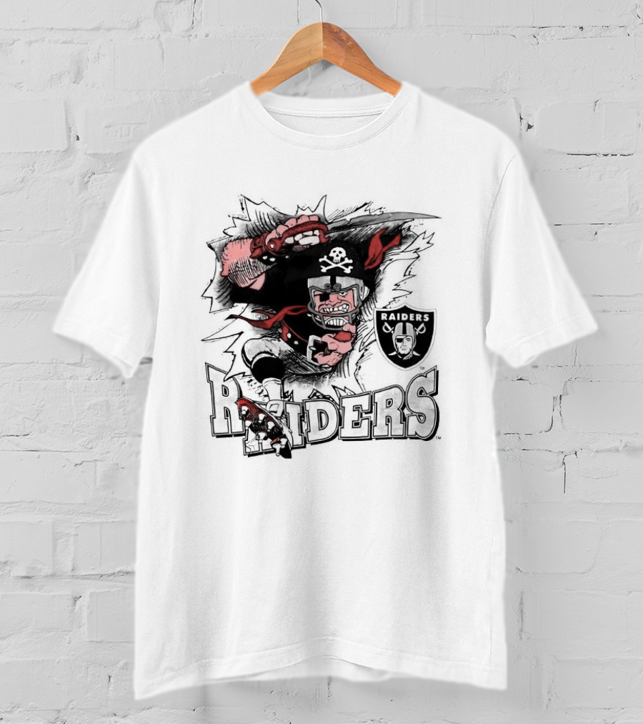 Las Vegas Raiders 1993 Football Skull Pirate Raider T-Shirt