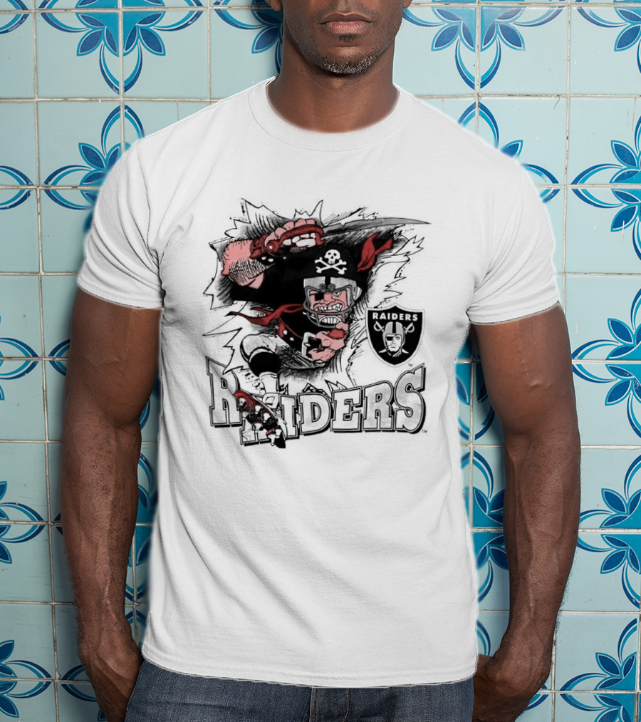 Las Vegas Raiders 1993 Football Skull Pirate Raider T-Shirt