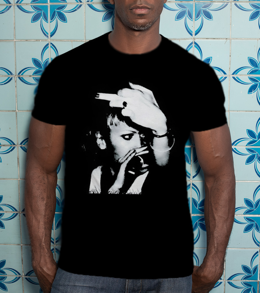 Gwen Stefani Middle Finger Classic Punk Rock Iconic Gesture T-Shirt