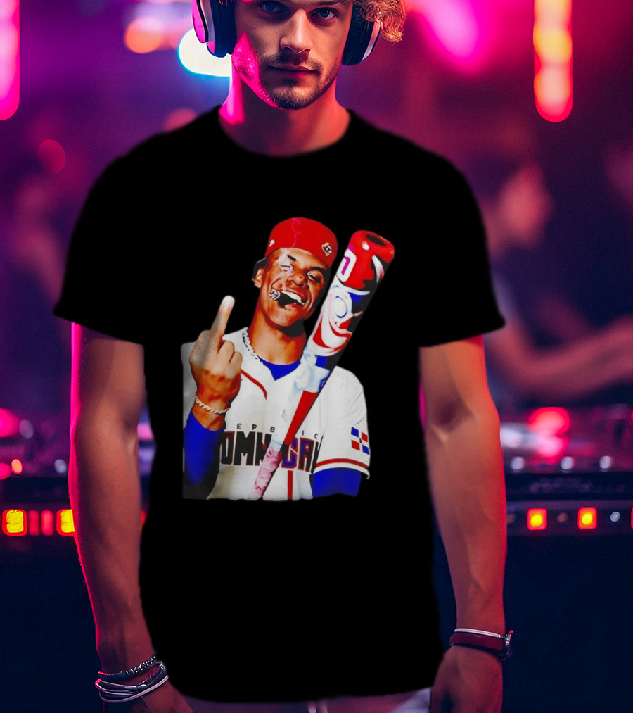 Juan Soto Dominican Republic Baseball Smoking Gesture Middle Finger T-Shirt