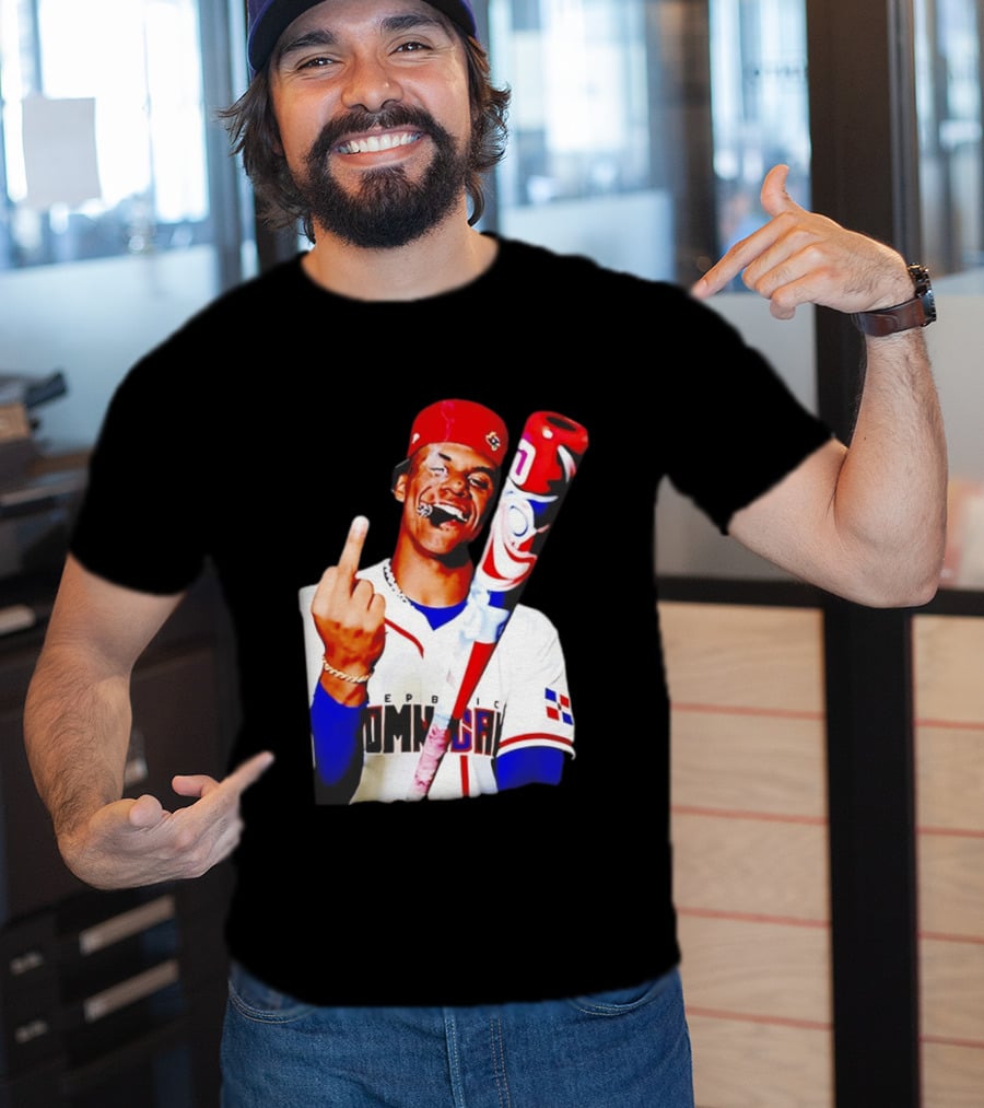 Juan Soto Dominican Republic Baseball Smoking Gesture Middle Finger T-Shirt
