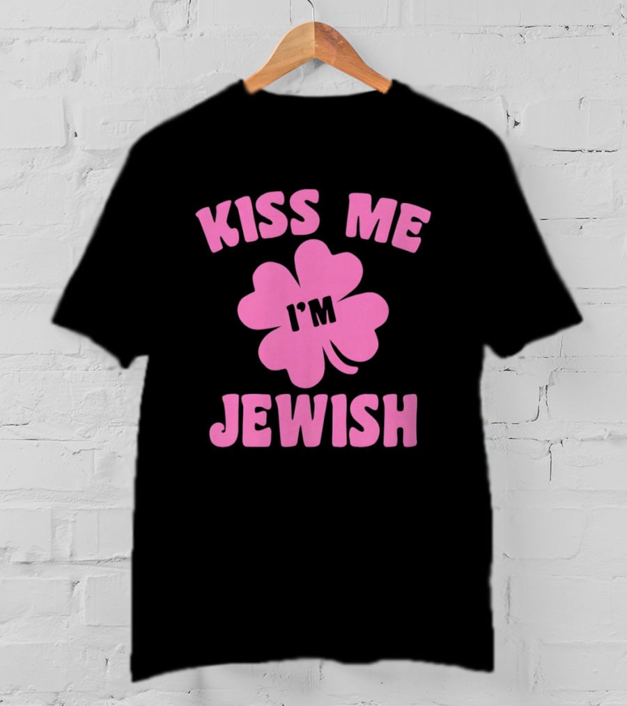 Kiss Me I'm Jewish Pink Shamrock St Patrick's Day T-Shirt