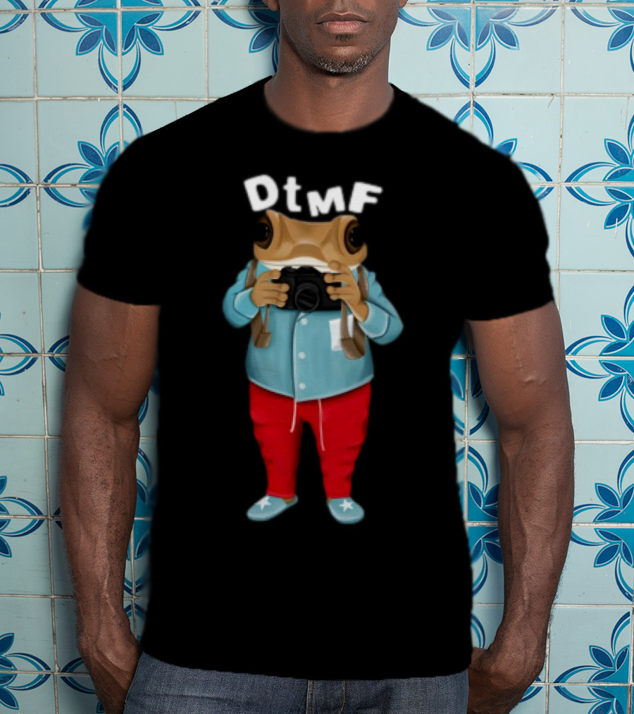 Bad Bunny Dtmf Voy A Mimir Frog Character With Camera T-Shirt