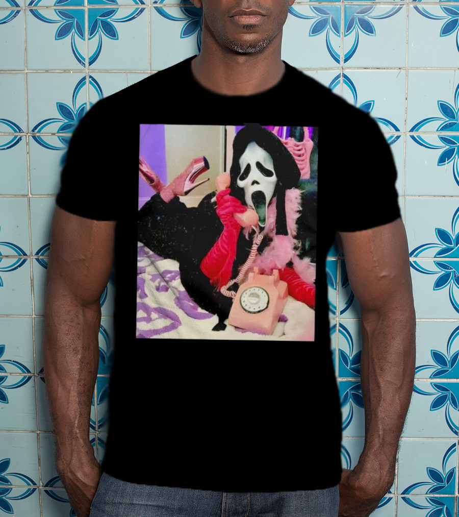 Scream Ghostface Halloween Pink Vintage Telephone Retro Style T-Shirt