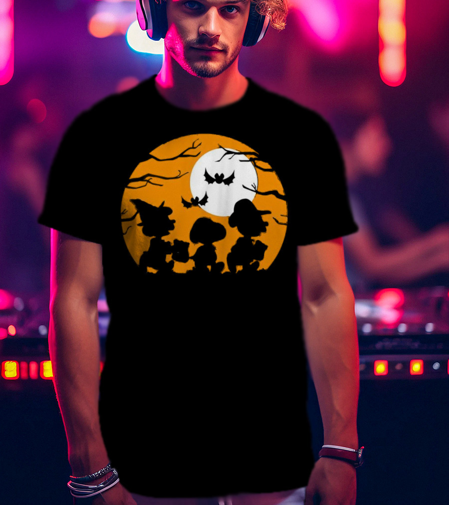 Great Pumpkin Charlie Brown Peanuts Trick Or Treat Halloween Moon Bat Silhouettes T-Shirt