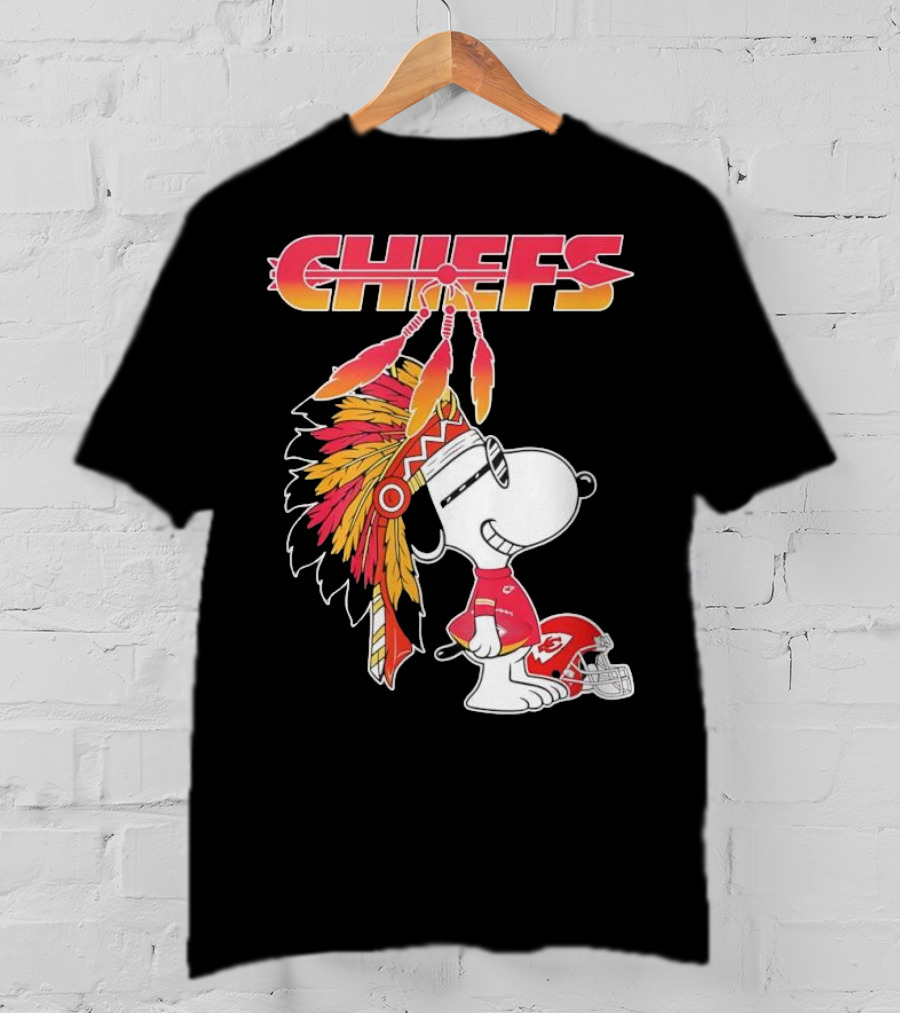 Kansas City Chiefs Snoopy Native American Helmet Charlie Brown NFL Peanuts Crossover T-Shirt