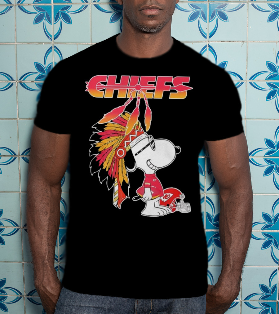 Kansas City Chiefs Snoopy Native American Helmet Charlie Brown NFL Peanuts Crossover T-Shirt