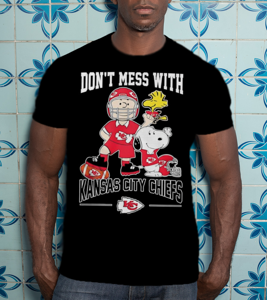 Don’t Mess With Kansas City Chiefs And Peanuts Characters Collaboration T-Shirt