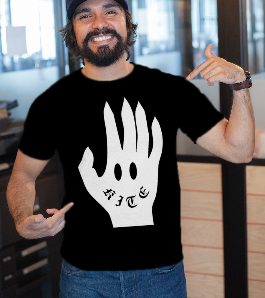 Kite Smile Hand By Stefan Fält T-Shirt