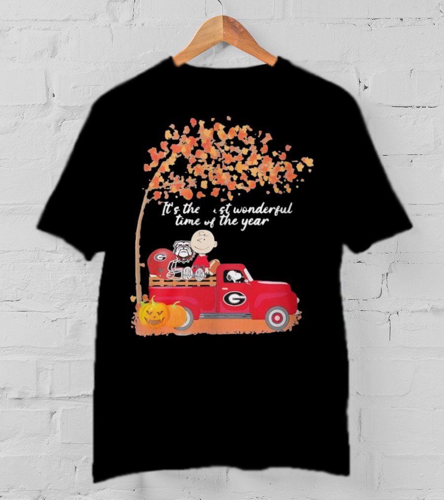 Snoopy Charlie Brown Georgia Bulldogs Red Truck Fall Halloween T-Shirt