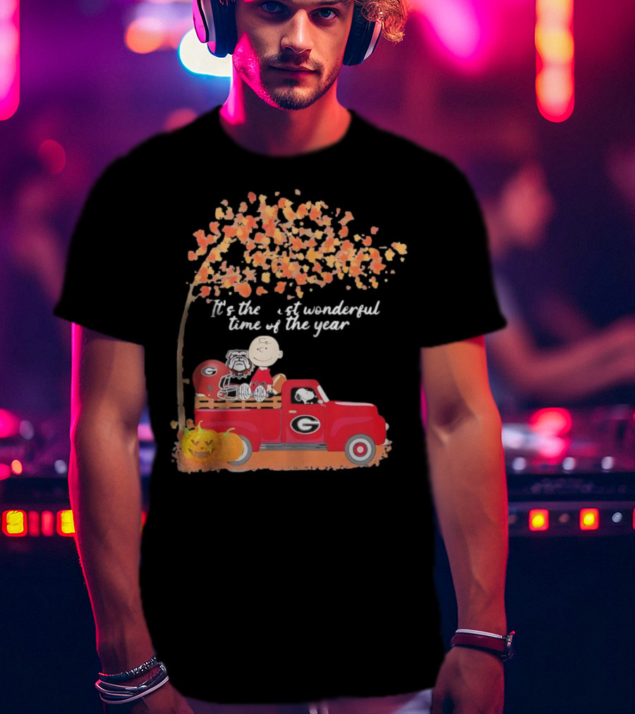 Snoopy Charlie Brown Georgia Bulldogs Red Truck Fall Halloween T-Shirt