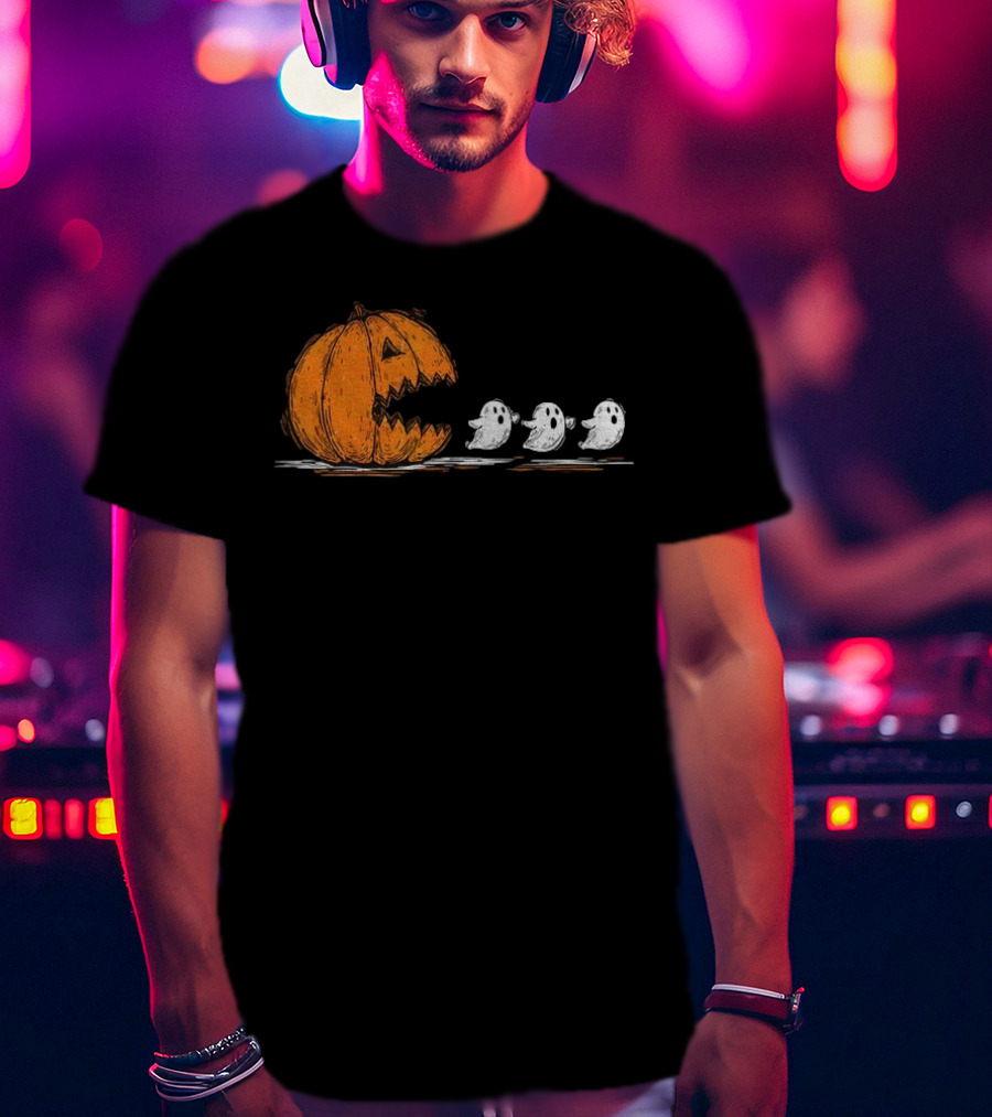 Pumpkin Chasing Ghosts Spooky Season Funny Halloween Vintage T-Shirt