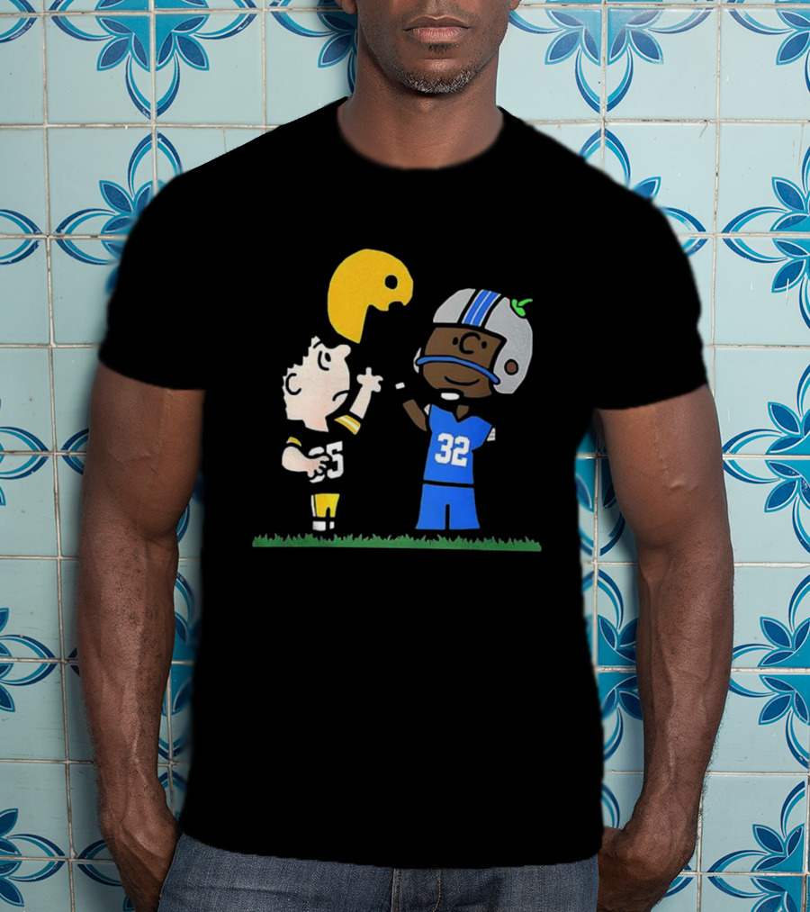 Green Bay Packers Vs Detroit Lions Peanuts Cartoon Lucy Charlie Brown Football T-Shirt