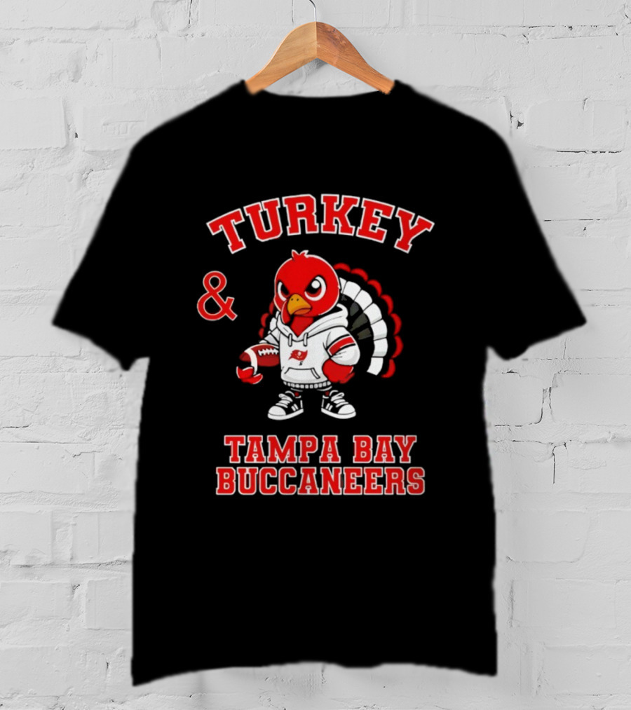 Turkey Tampa Bay Buccaneers Football NFL Happy Thanksgiving Celebration T-Shirt