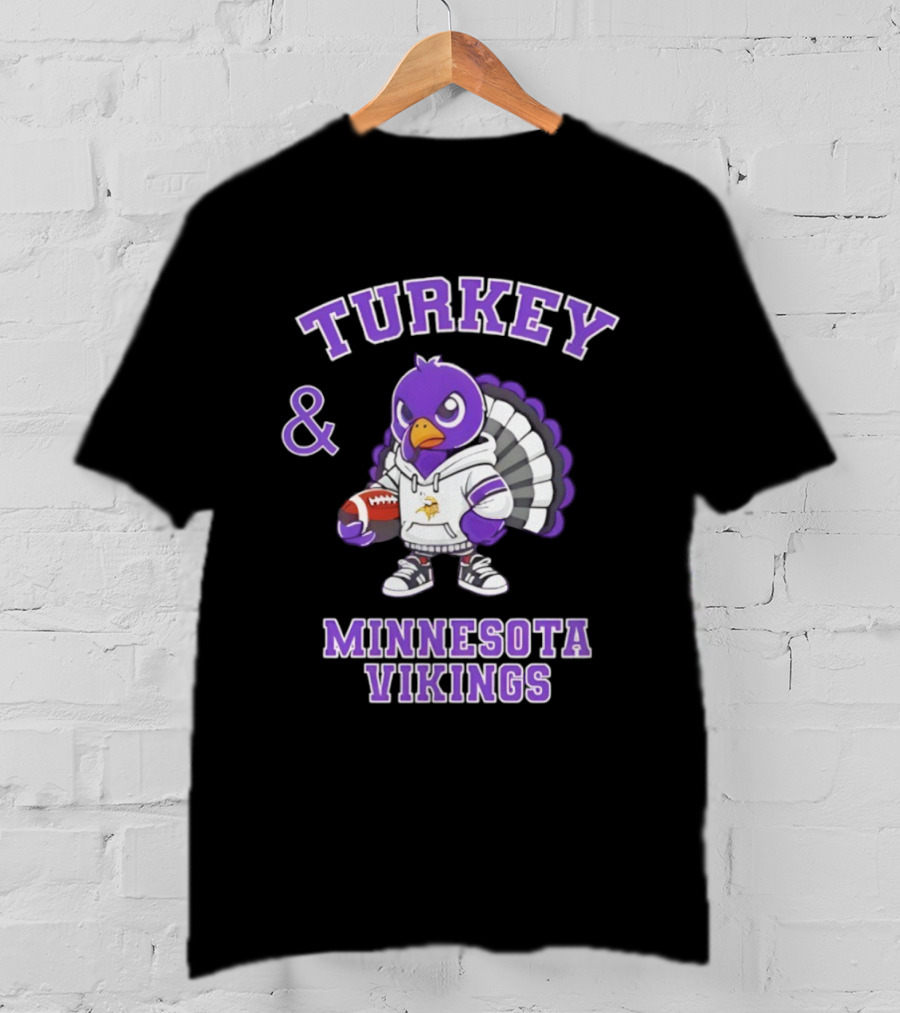 Turkey Holding Football Minnesota Vikings NFL Happy Thanksgiving T-Shirt