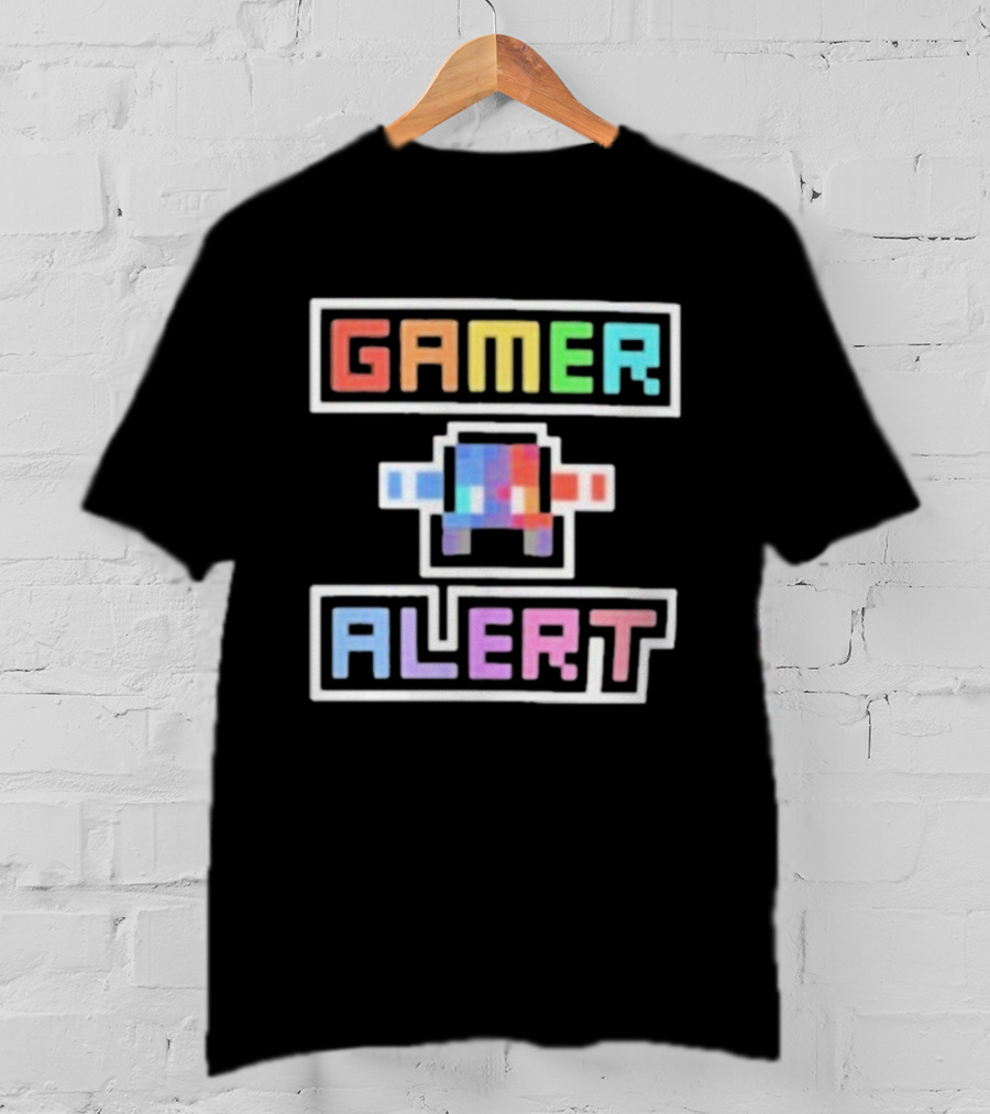 Gamer Alert Retro Pixel Art Style от Authorblues T-Shirt