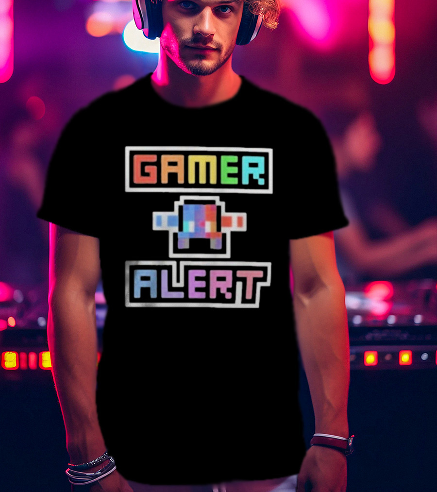 Gamer Alert Retro Pixel Art Style от Authorblues T-Shirt