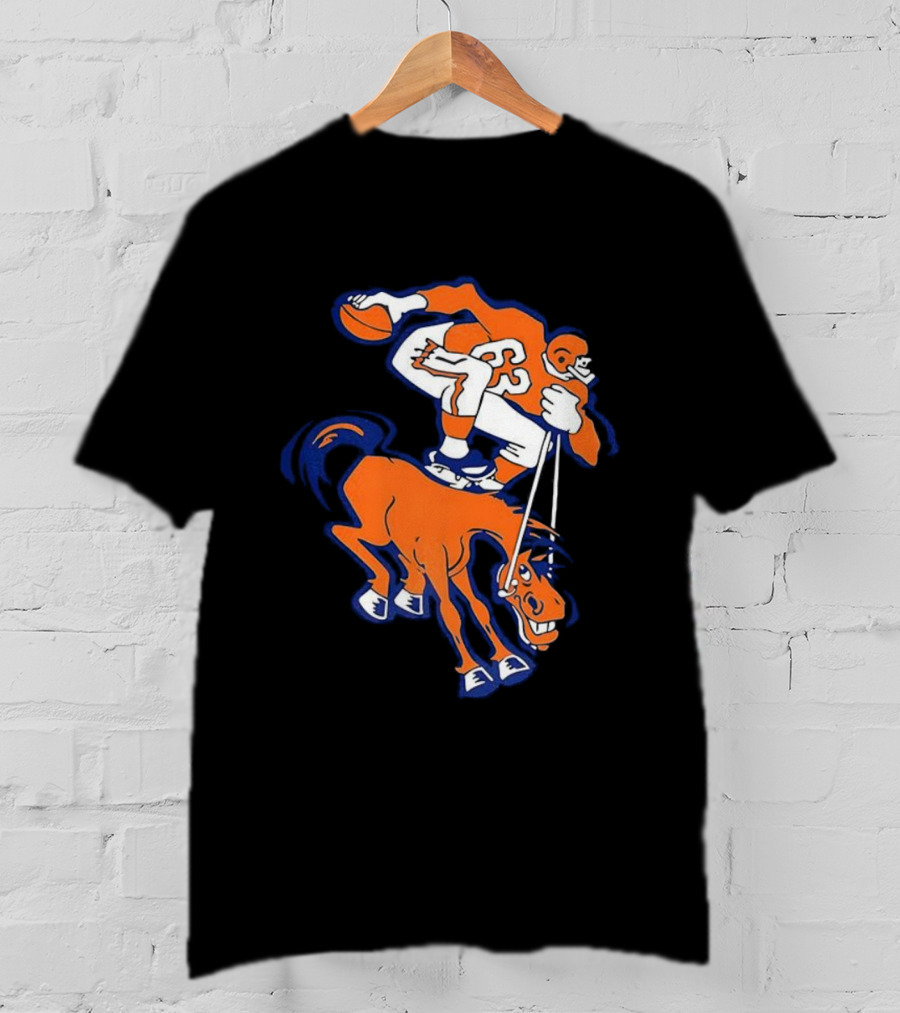 Denver Broncos Vintage Football Horse And Throwing Player T-Shirt