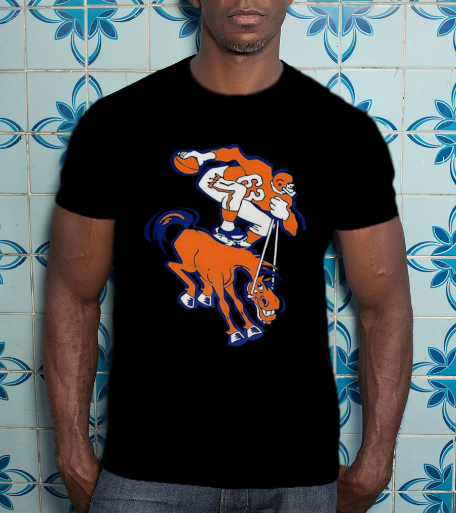 Denver Broncos Vintage Football Horse And Throwing Player T-Shirt